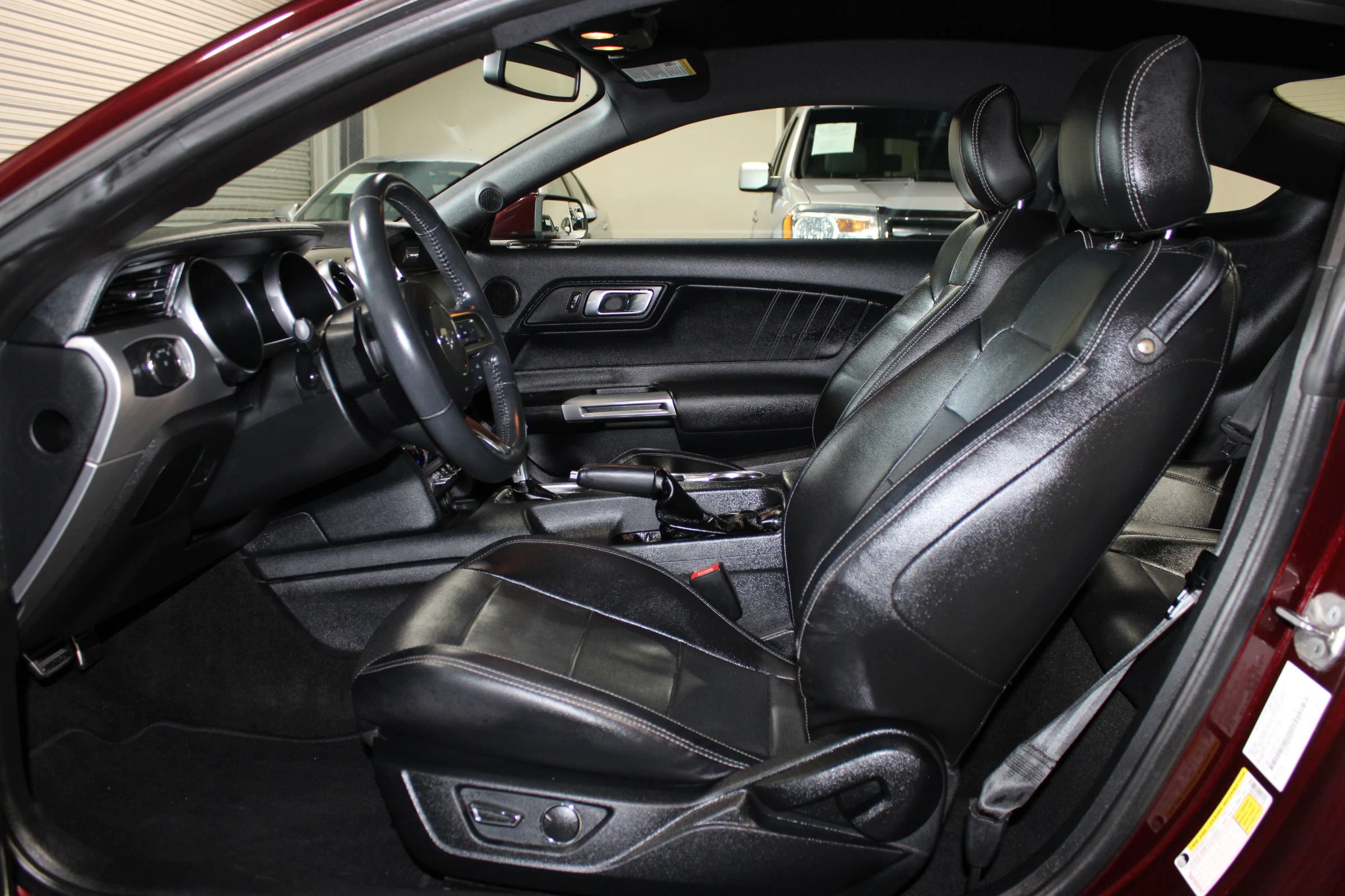 Used 2018 Ford Mustang Premium w/ Enhanced Security Package RWD image 9