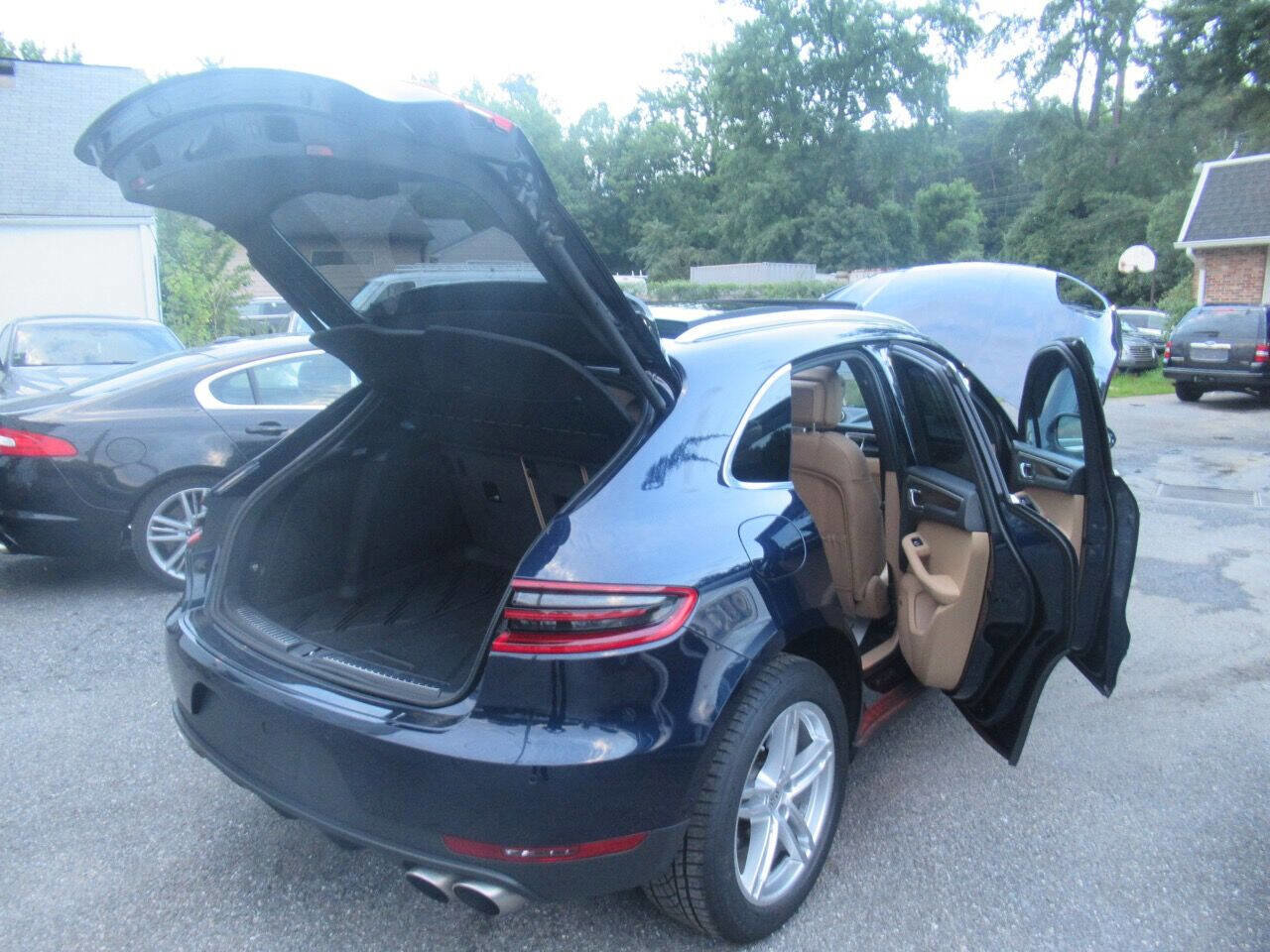 Used 2018 Porsche Macan S image 14