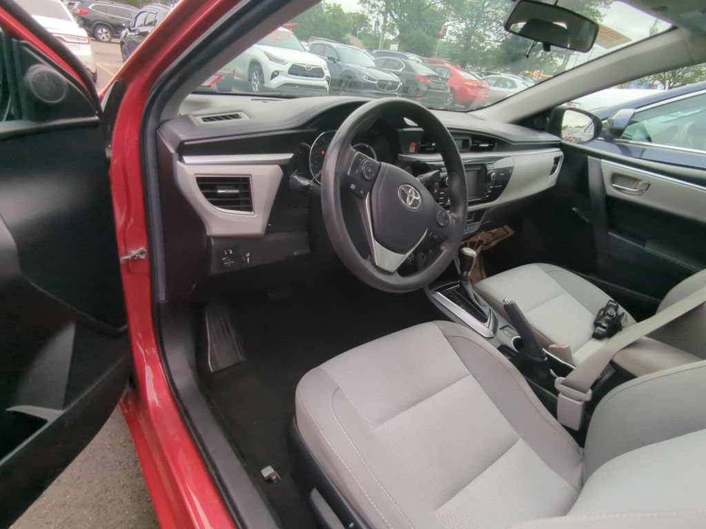 Used 2015 Toyota Corolla LE FWD image 7