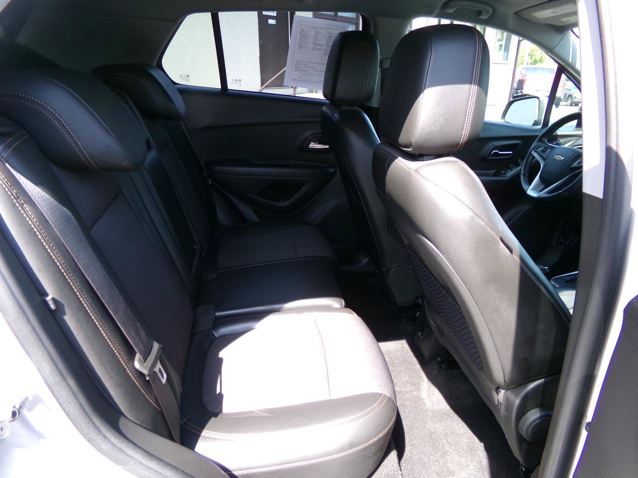 Used 2019 Chevrolet Trax LT w/ LT Convenience Package AWD/4WD image 34