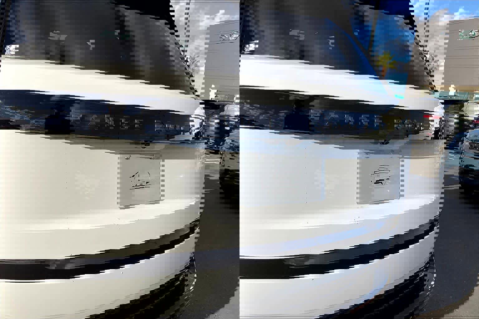 New 2025 Land Rover Range Rover SE image 26