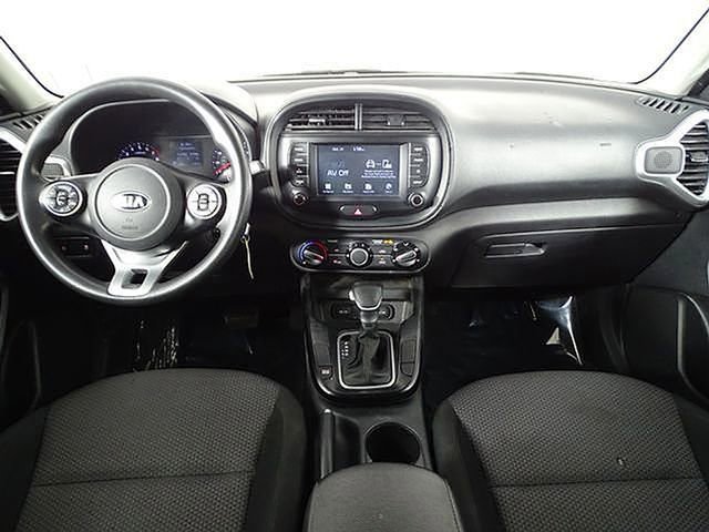 Used 2020 Kia Soul LX image 28