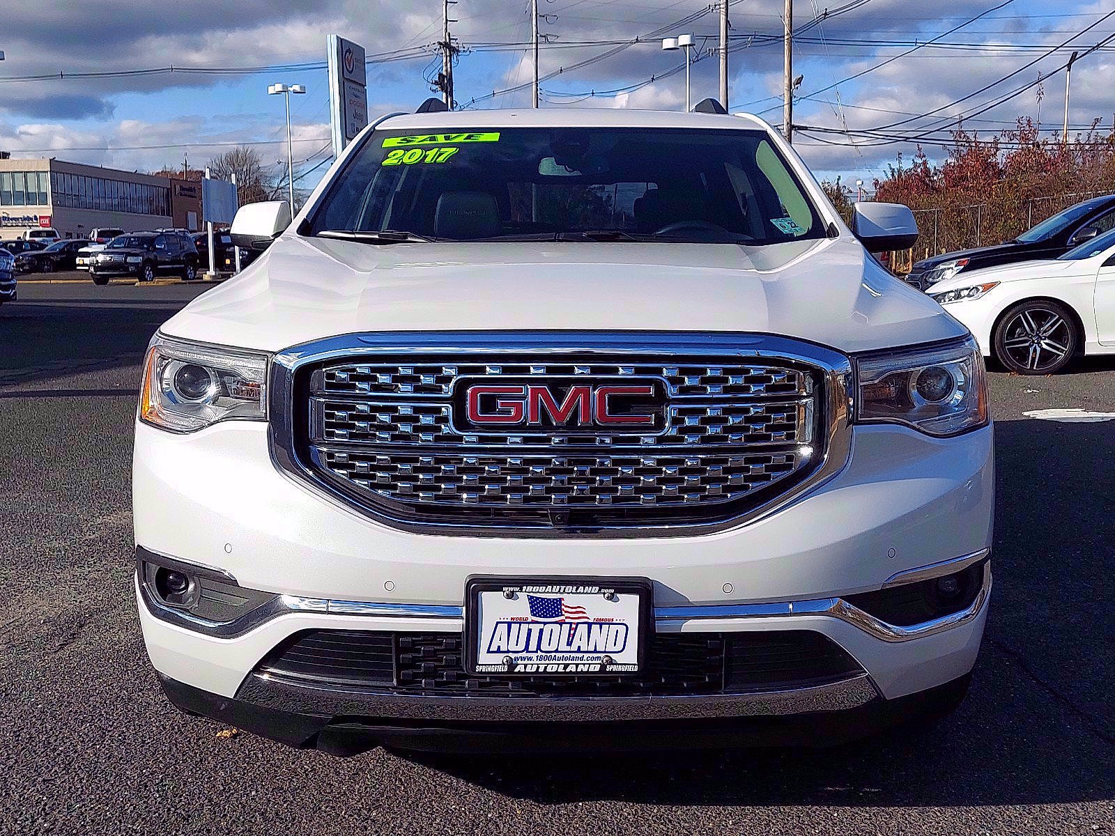 Used 2017 GMC Acadia Denali w/ Technology Package image 2