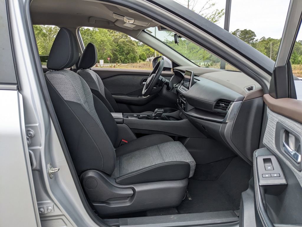 Used 2023 Nissan Rogue SV FWD image 46