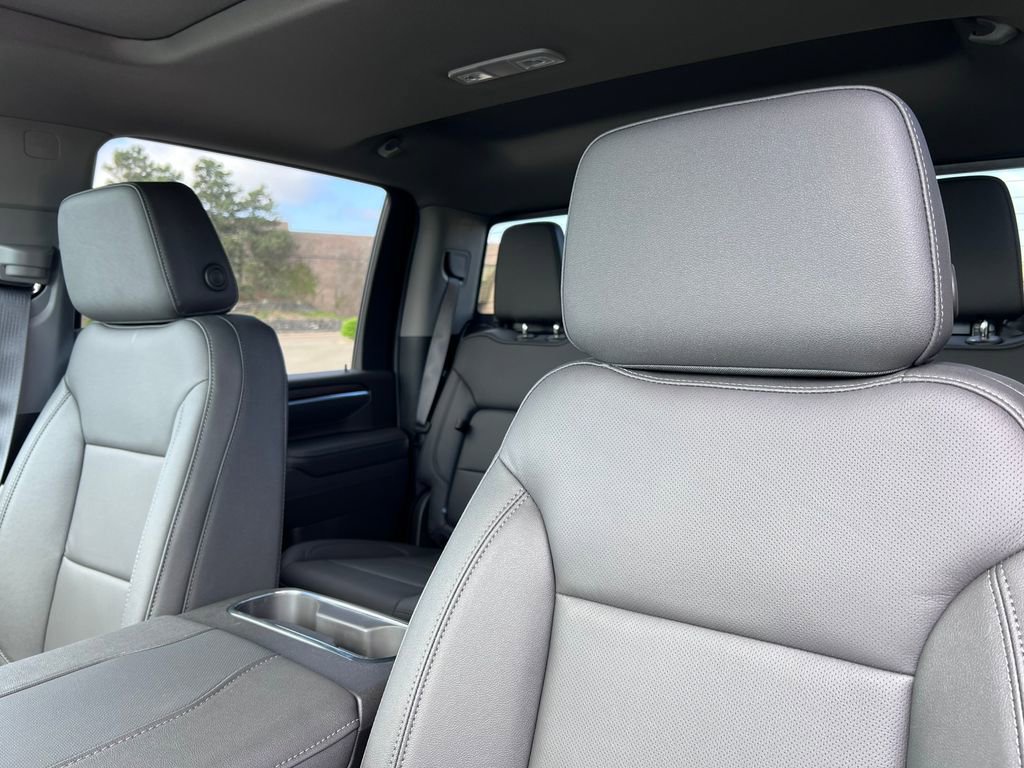 New 2026 GMC Sierra 2500 SLT w/ SLT Premium Package AWD/4WD image 19