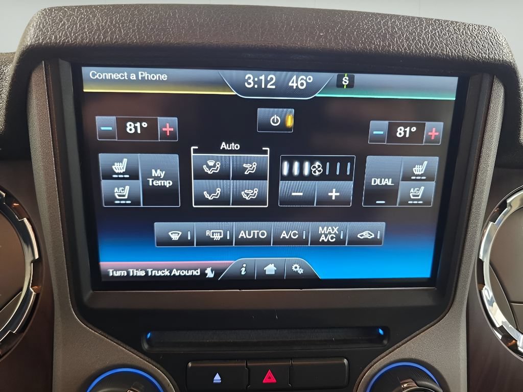 Used 2016 Ford F350 Lariat w/ Lariat Interior Package AWD/4WD image 11