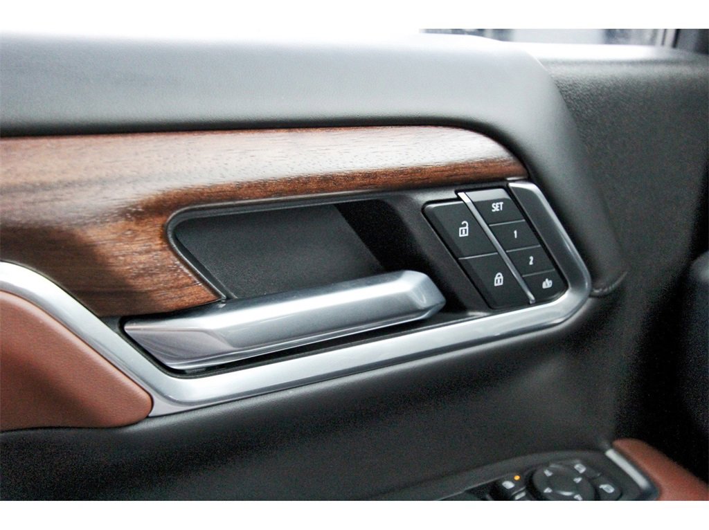 Used 2025 GMC Sierra 3500 Denali Ultimate image 18