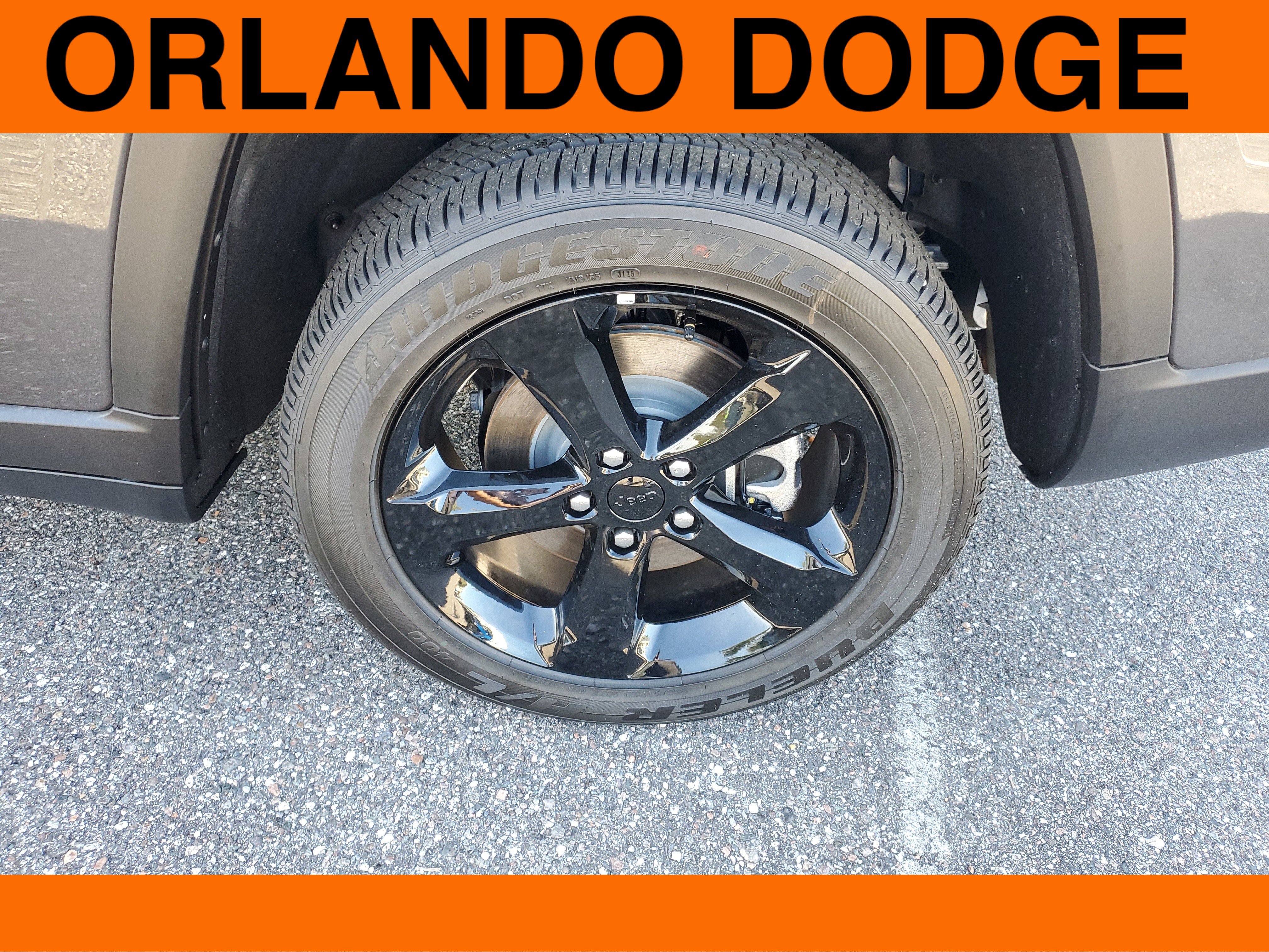 New 2025 Jeep Grand Cherokee L Altitude image 5