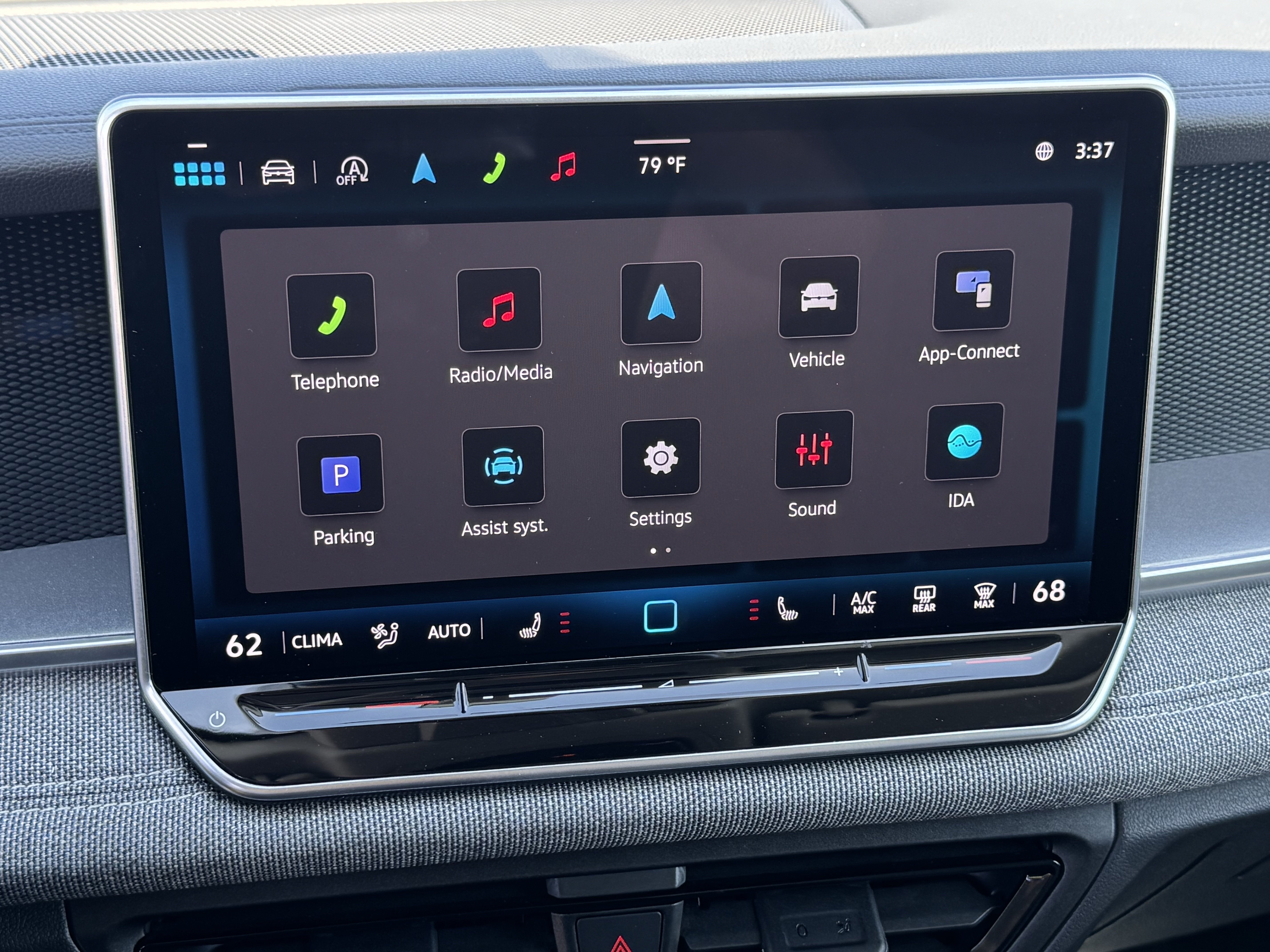 Certified 2025 Volkswagen Tiguan S FWD image 23