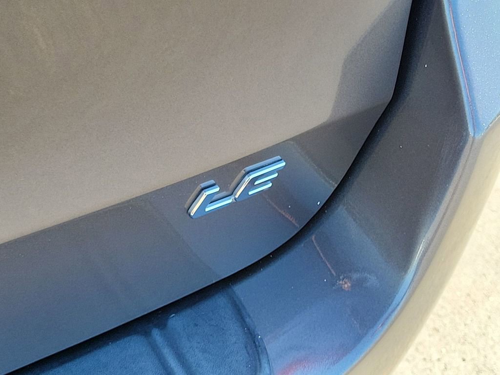 Used 2018 Toyota Sienna LE w/ Carpet Mat Package image 29