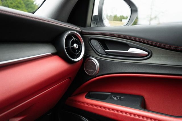 Used 2021 Alfa Romeo Stelvio Ti w/ Premium Package image 29