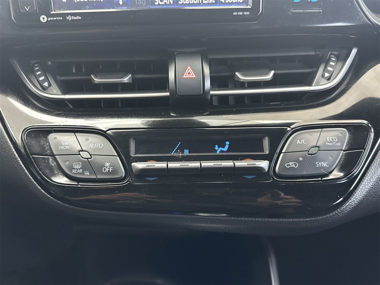 Used 2018 Toyota C-HR XLE image 24