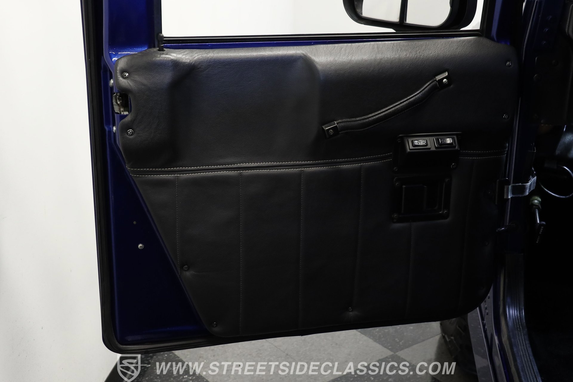 Used 2003 HUMMER H1 2-Door Hard Top image 13