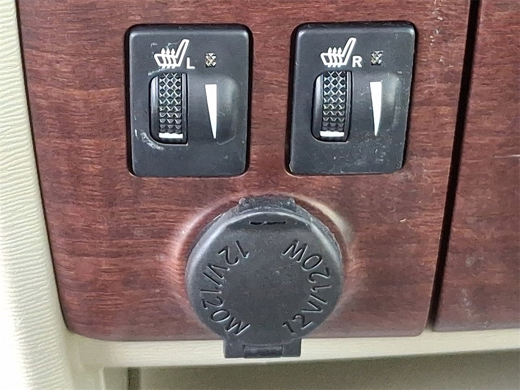 Used 2014 Toyota Sienna XLE image 25