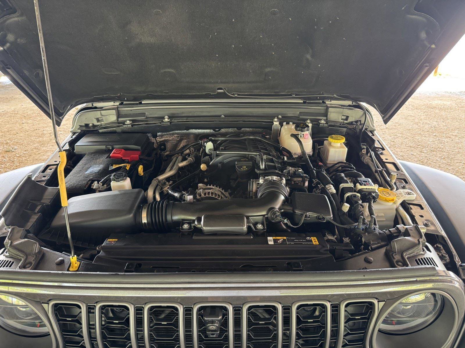 Used 2024 Jeep Gladiator Rubicon w/ Technology Group AWD/4WD image 40