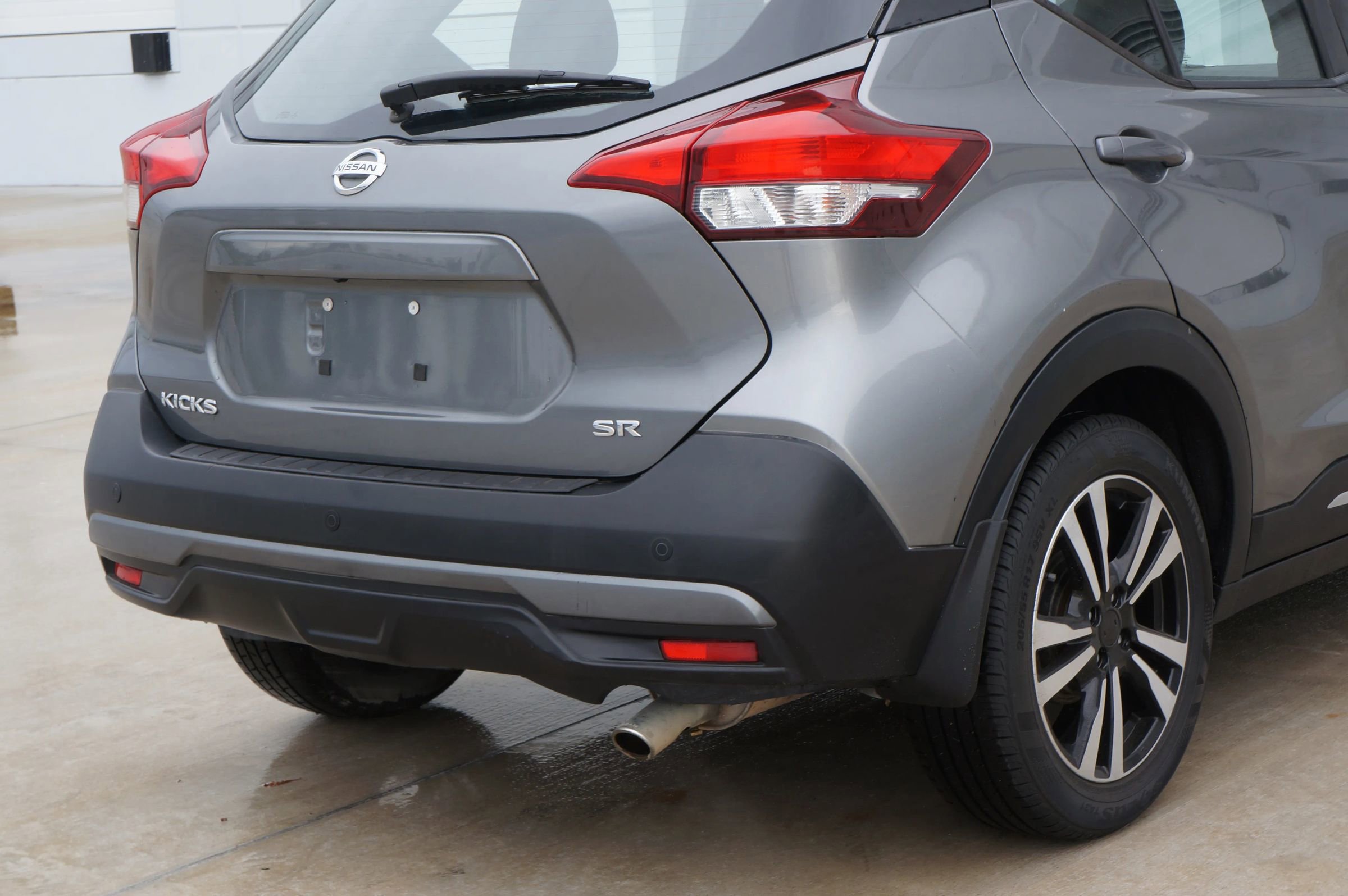 Used 2019 Nissan Kicks SR w/ SR Premium Package image 18
