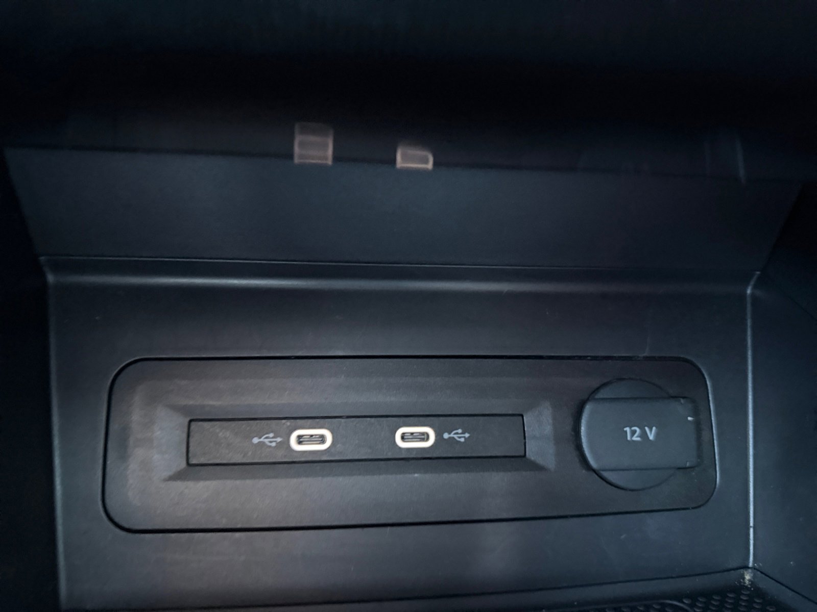 Used 2022 Volkswagen Atlas Cross Sport SE image 31