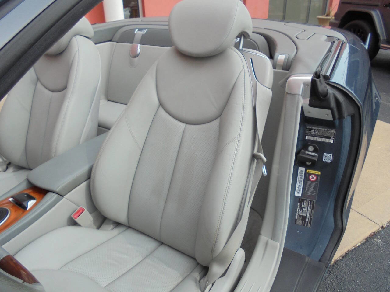 Used 2004 Mercedes-Benz SL 500 w/ Trim Pkg image 14