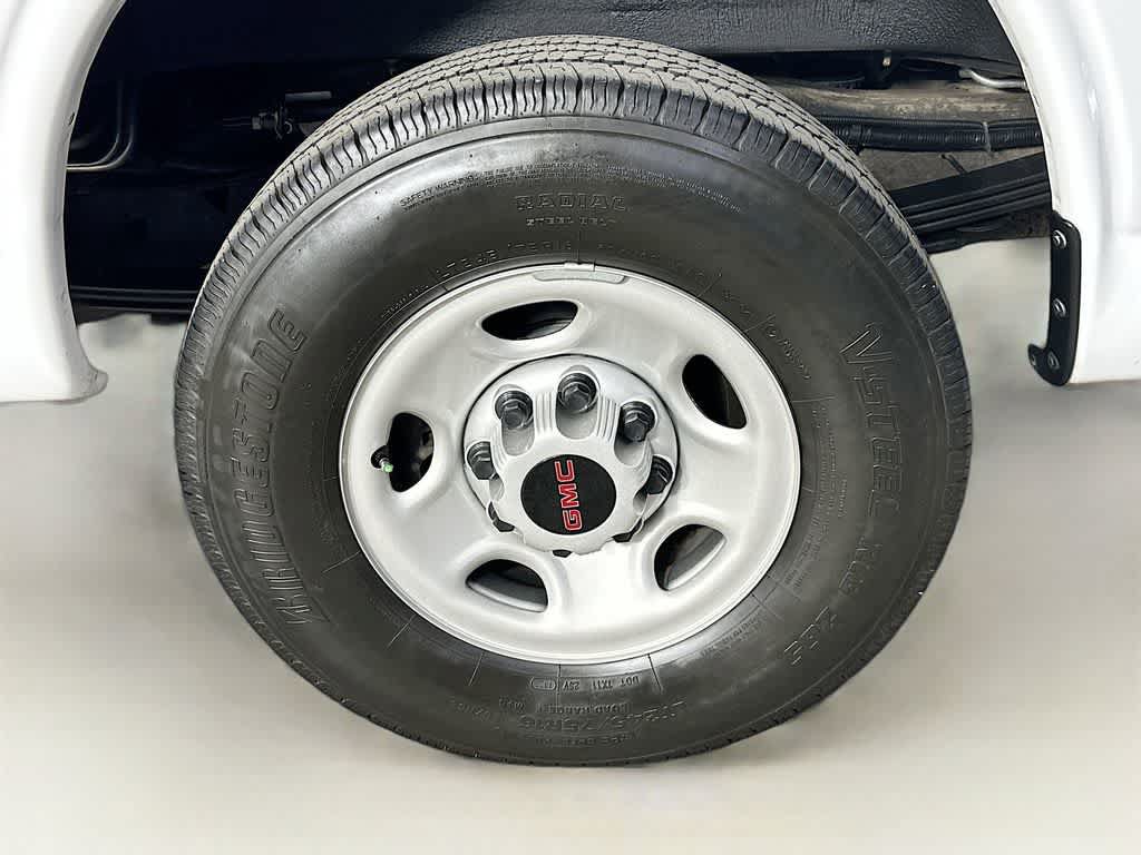 Used 2023 GMC Savana 2500 RWD image 8