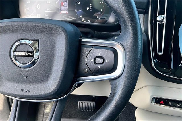 Used 2020 Volvo XC40 T5 Inscription image 12