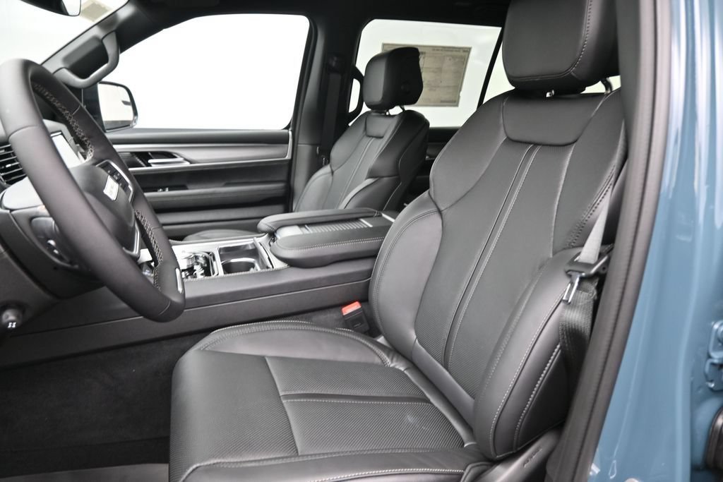 New 2026 Jeep Grand Wagoneer 4WD image 33