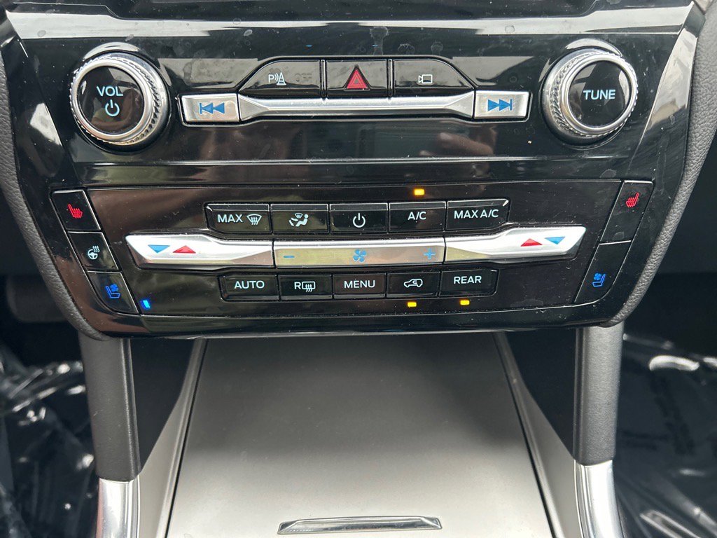 Used 2022 Ford Explorer Limited w/ Equipment Group 301A image 33