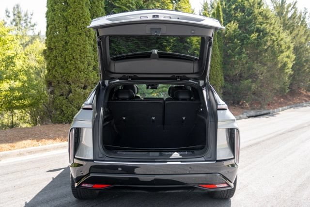 Used 2024 Cadillac Lyriq Luxury RWD image 20