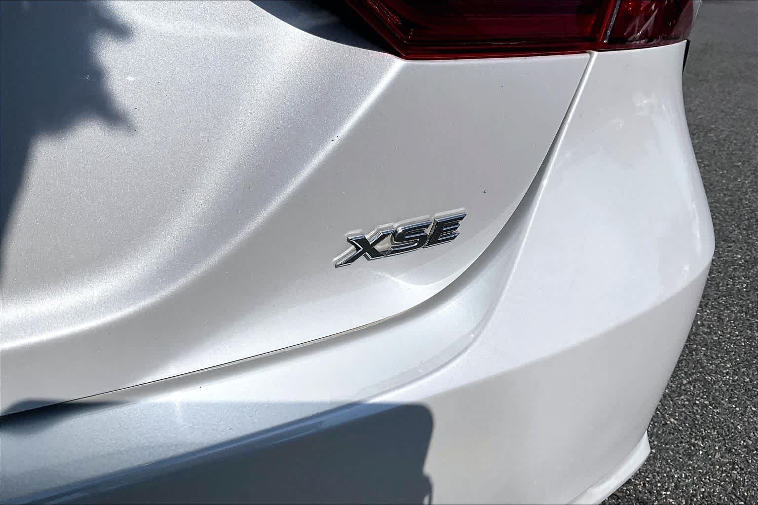 Used 2020 Toyota Camry XSE FWD image 10
