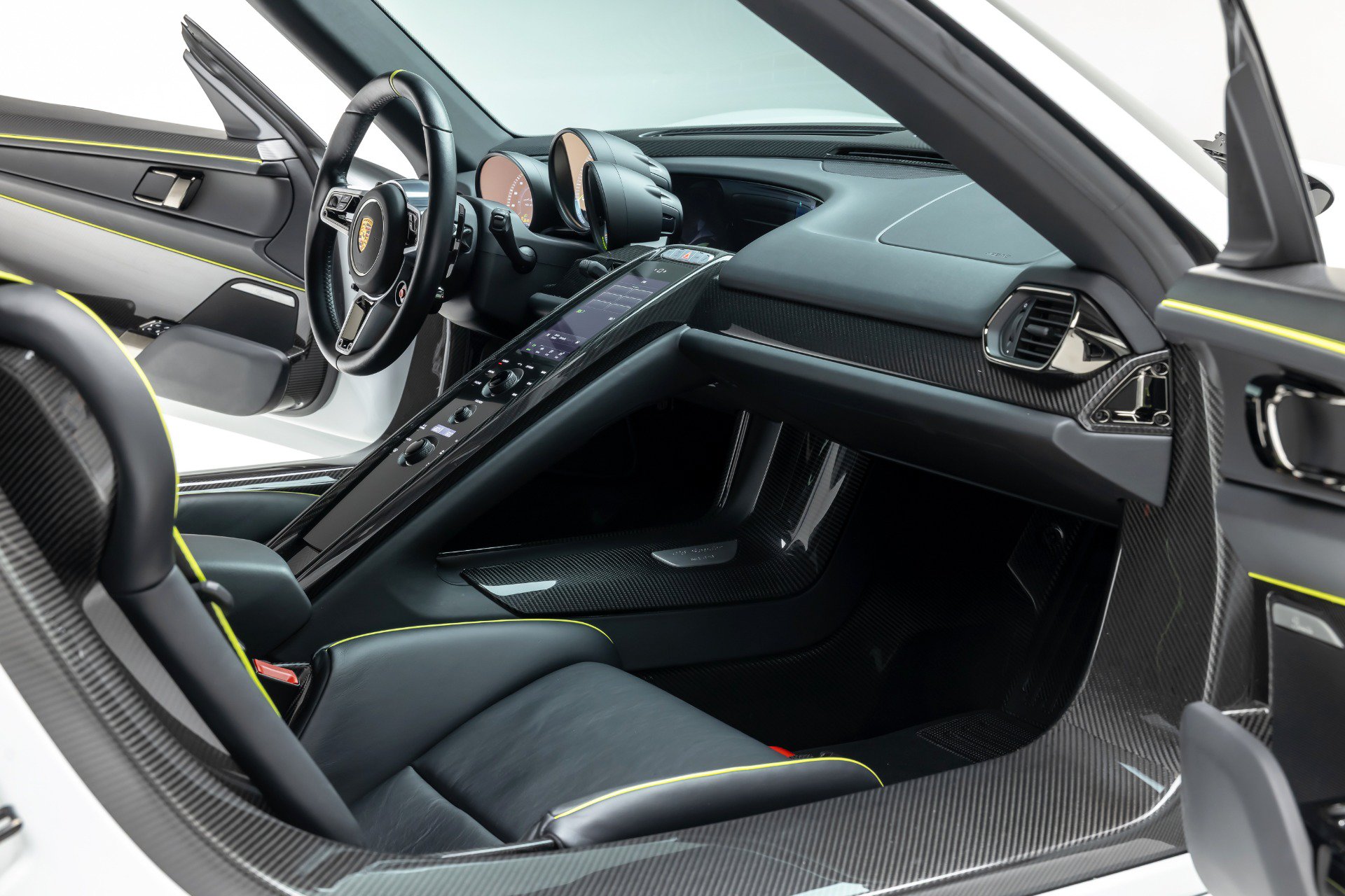 Used 2015 Porsche 918 Spyder AWD/4WD image 44