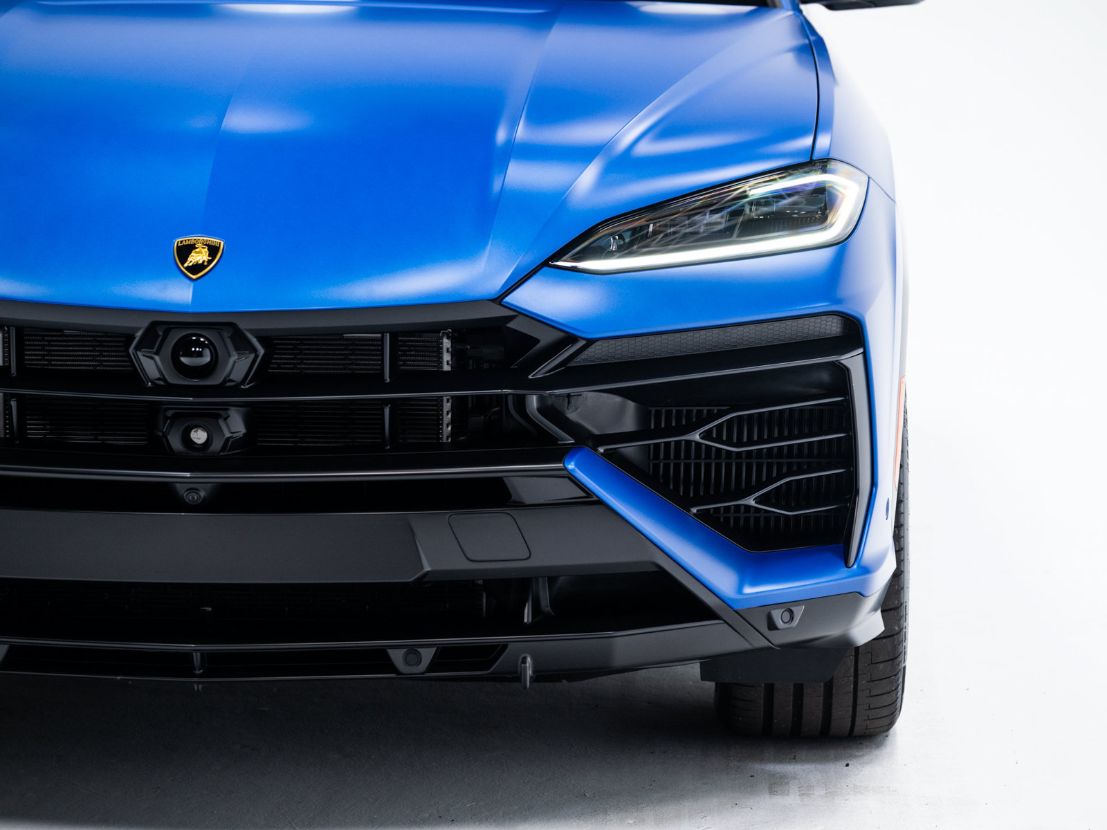 Used 2025 Lamborghini Urus SE AWD/4WD image 14