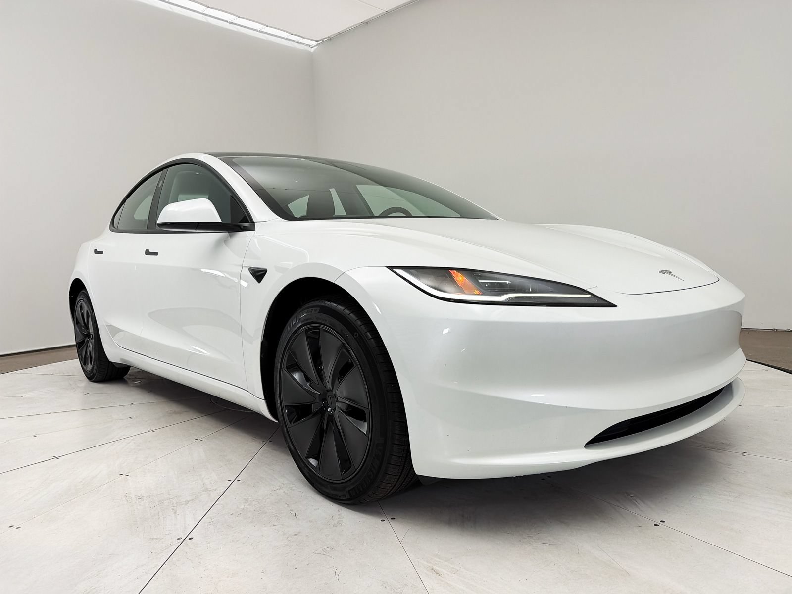 Used 2024 Tesla Model 3 Standard Range RWD image 10