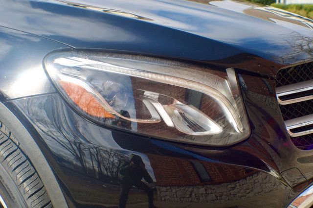 Used 2017 Mercedes-Benz GLC 300 4MATIC image 9