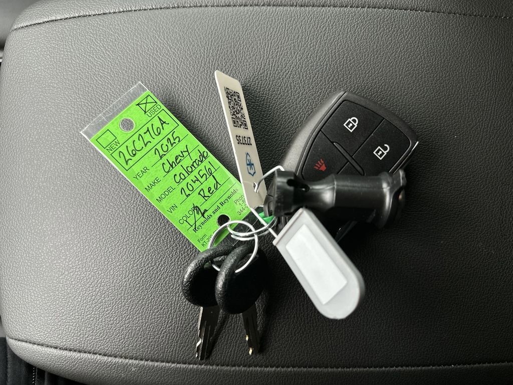 Used 2025 Chevrolet Colorado Trail Boss image 22