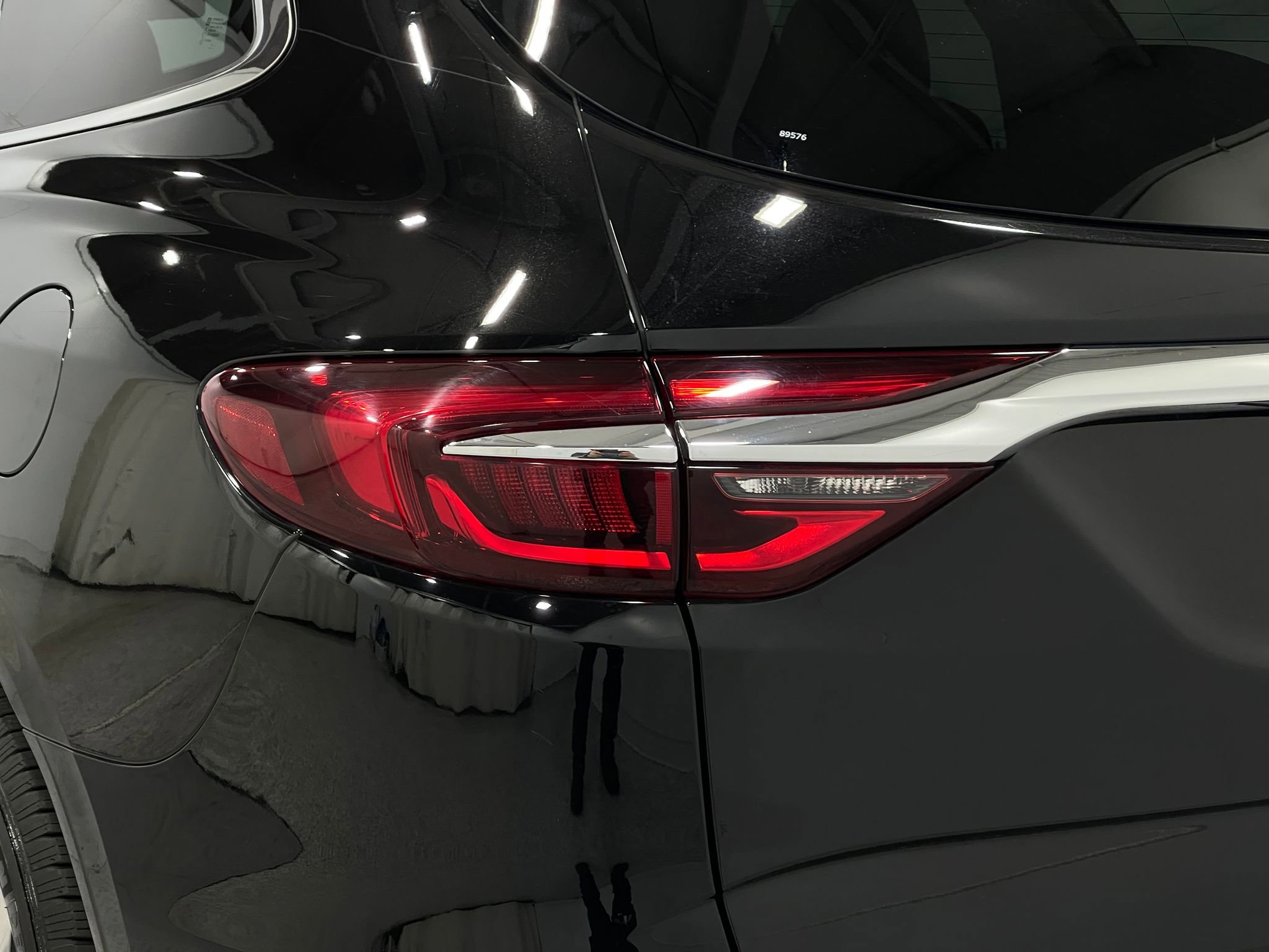 Used 2019 Buick Enclave Premium w/ Experience Buick Package FWD image 38