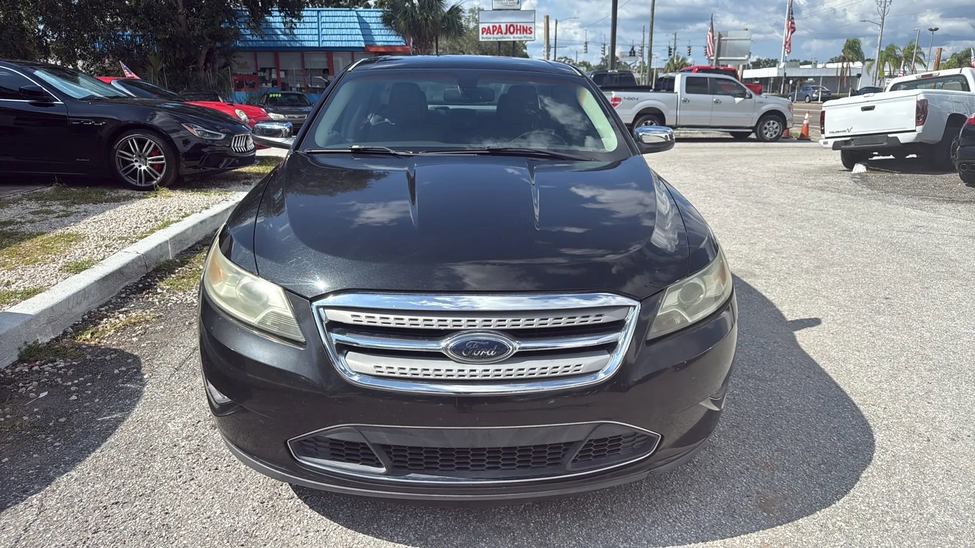 Used 2010 Ford Taurus Limited FWD image 7