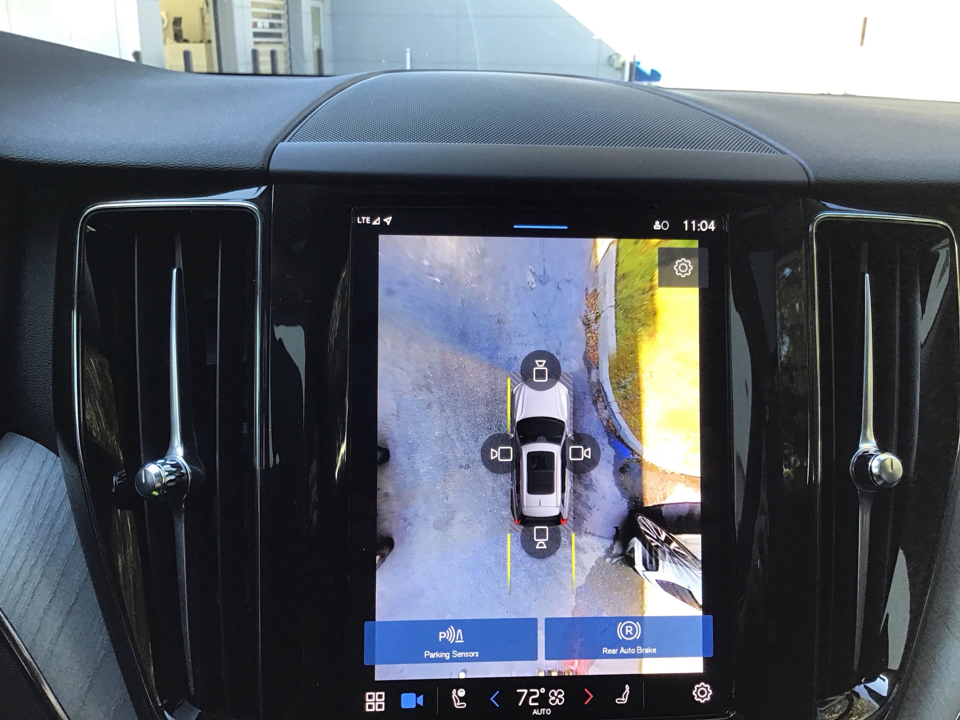 Certified 2025 Volvo XC60 B5 Plus image 37