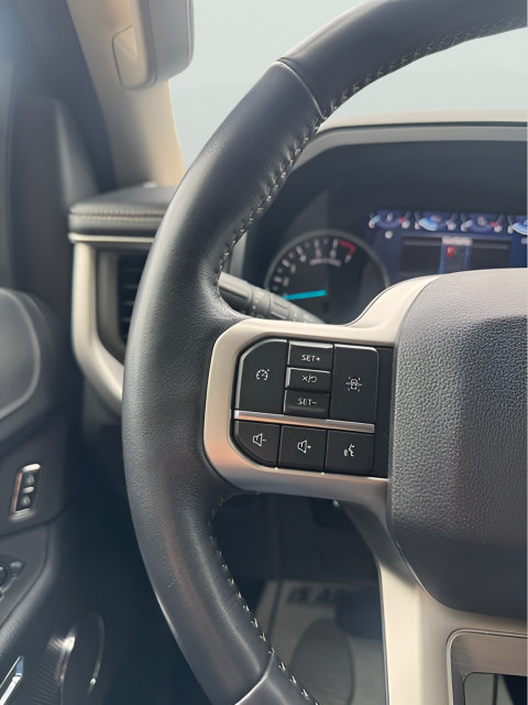 Used 2024 Ford Expedition XLT AWD/4WD image 24