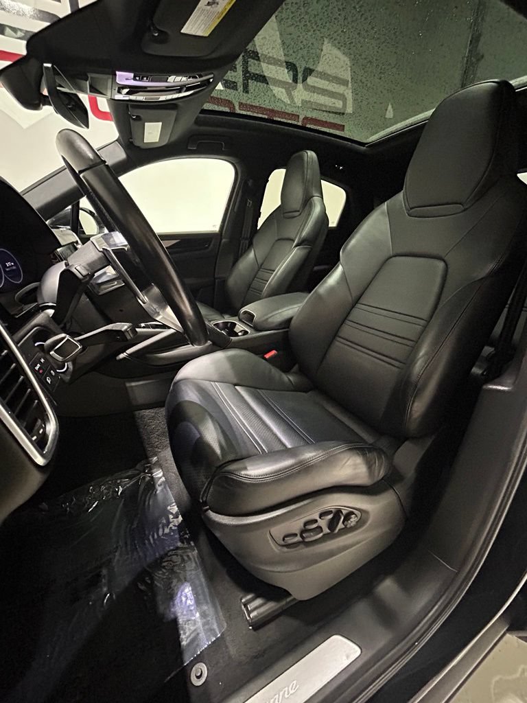 Used 2022 Porsche Cayenne Coupe AWD/4WD image 15