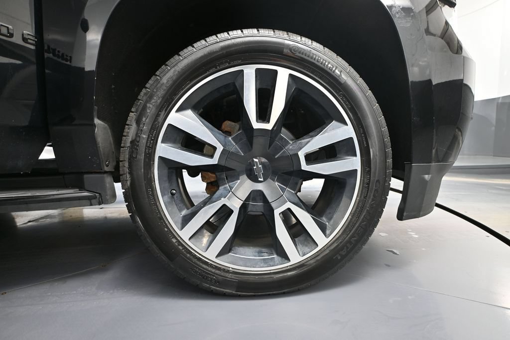 Used 2019 Chevrolet Tahoe LT w/ RST Edition AWD/4WD image 18