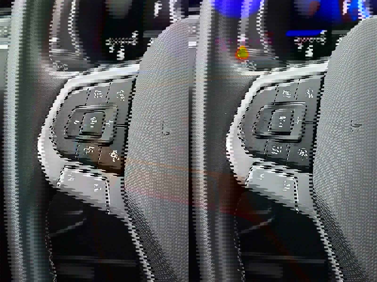 Certified 2022 Volkswagen Tiguan SE image 25