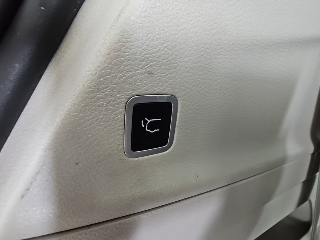 Used 2023 Chrysler Pacifica Touring-L image 30