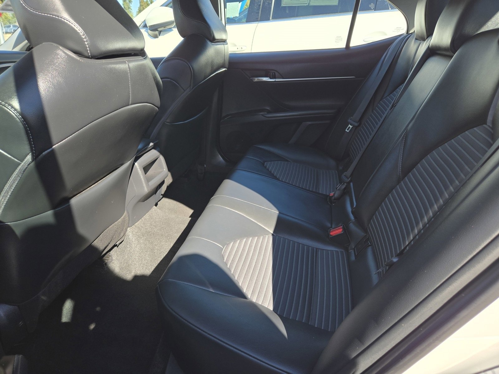 Used 2024 Toyota Camry SE image 11