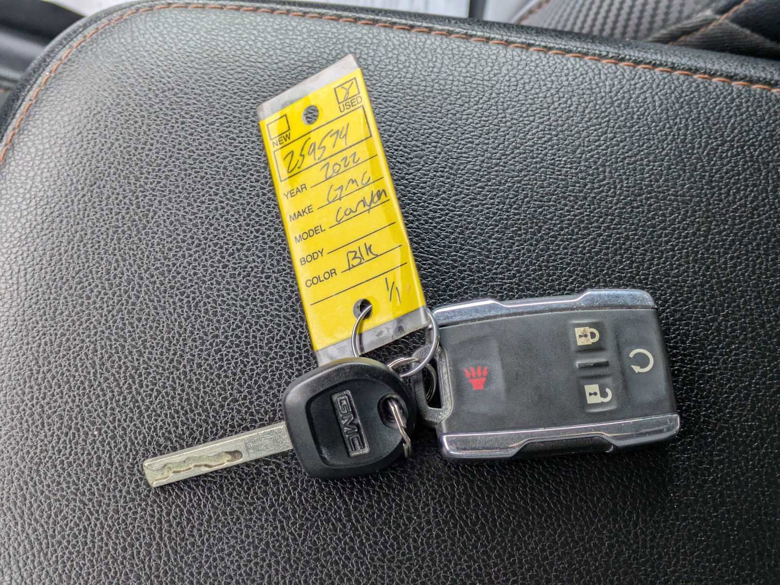 Used 2022 GMC Canyon AT4 image 33