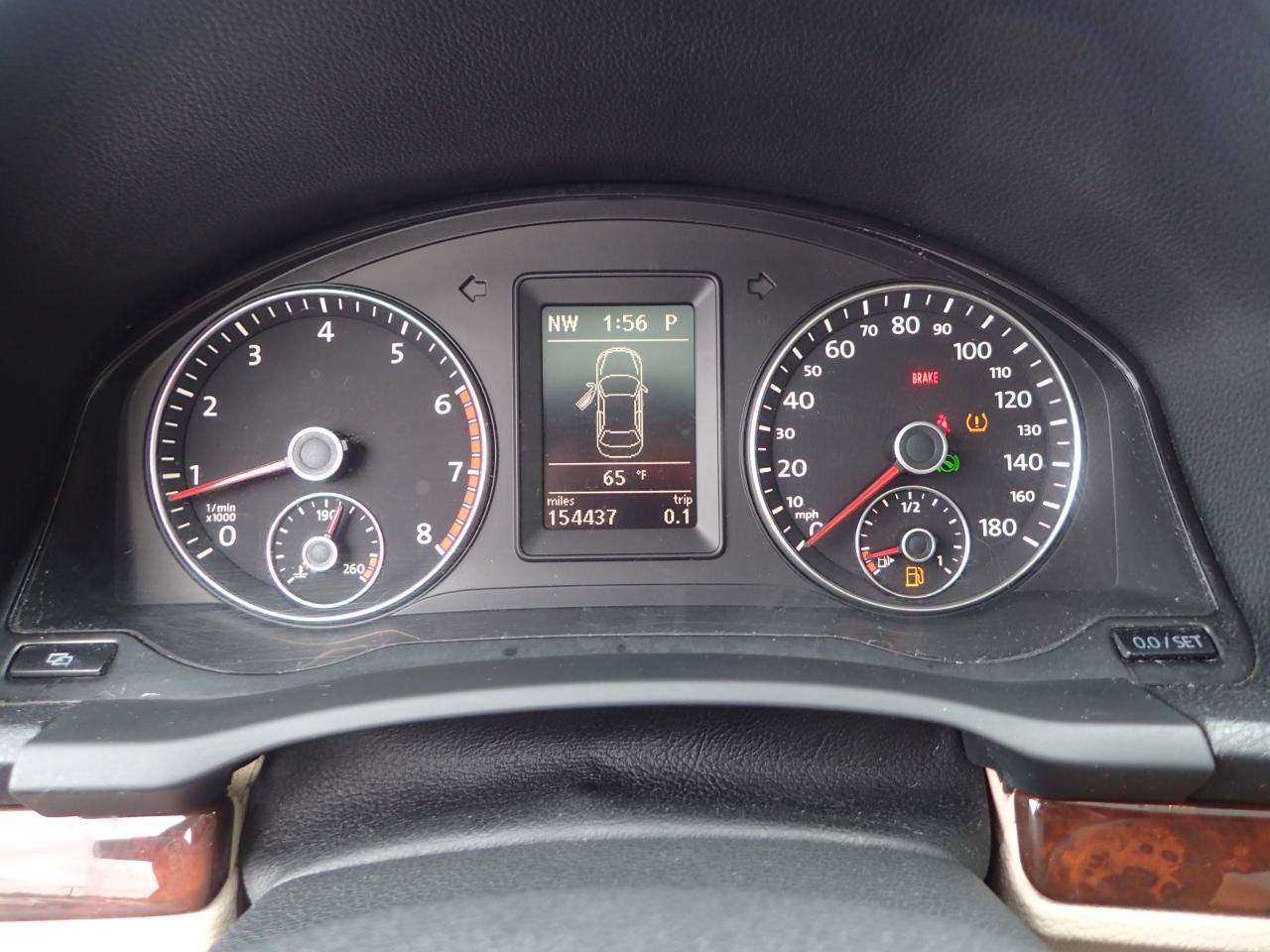 Used 2010 Volkswagen Eos Lux FWD image 23