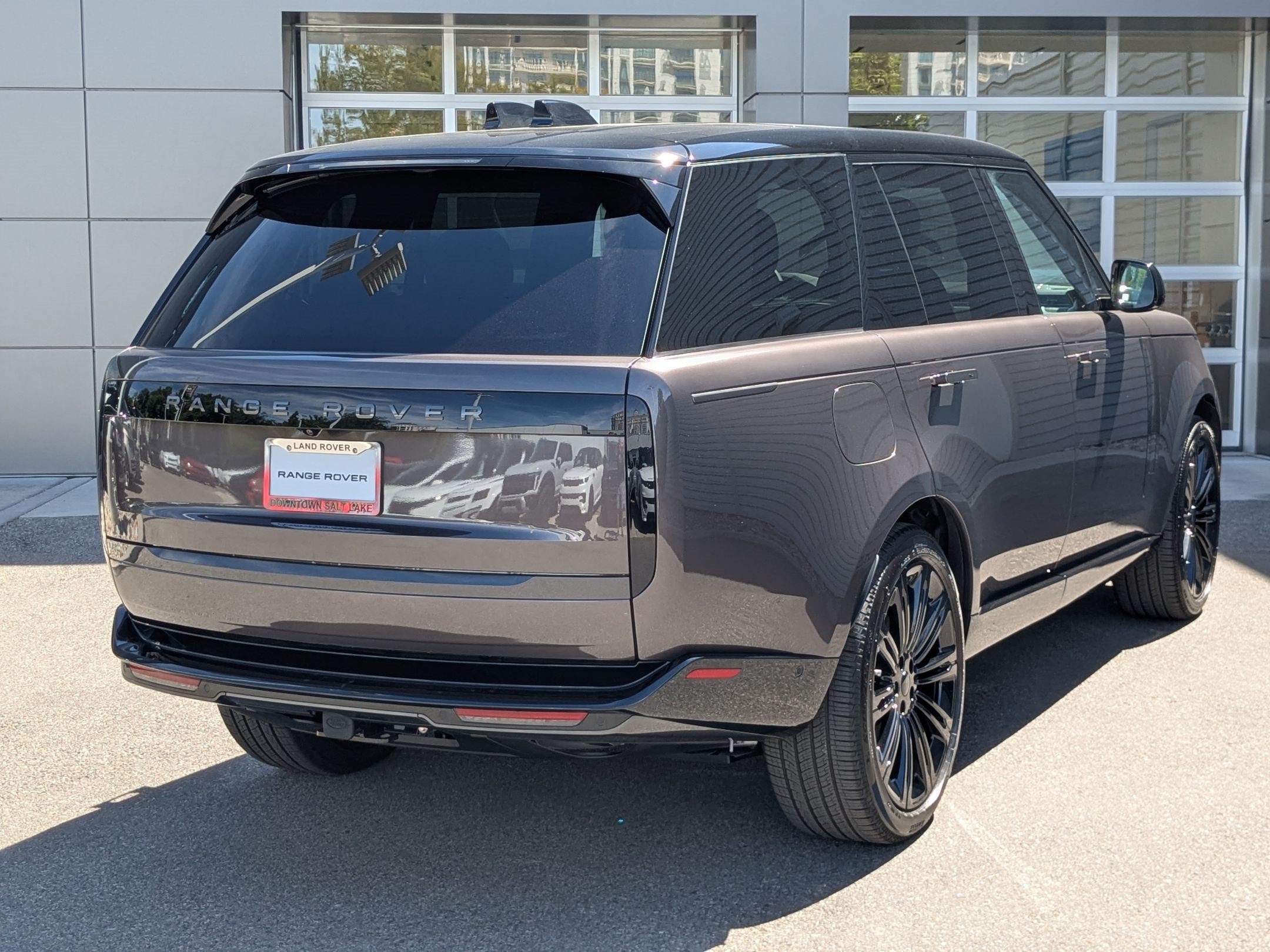 New 2026 Land Rover Range Rover Long Wheelbase SE AWD/4WD image 5