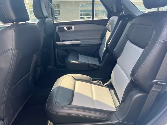 Used 2023 Ford Explorer XLT w/ Equipment Group 202A AWD/4WD image 22
