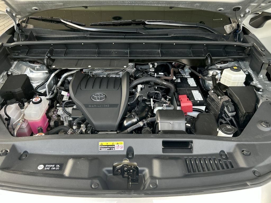 Used 2023 Toyota Highlander LE FWD image 42