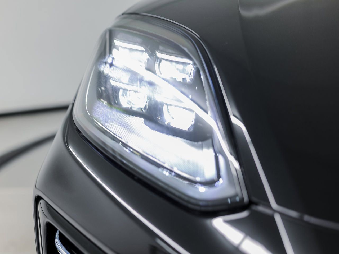 New 2026 Porsche Cayenne S image 13