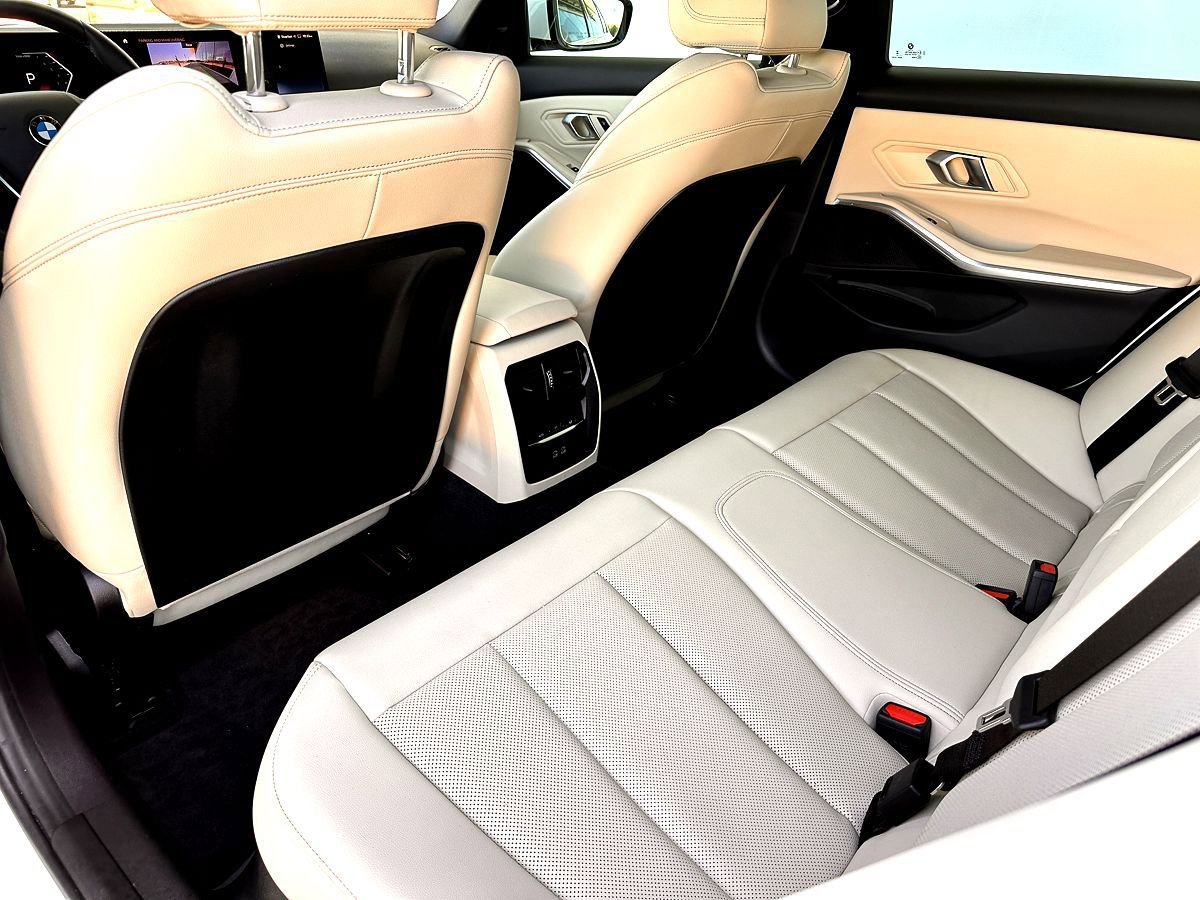 Certified 2024 BMW 330i Sedan w/ Convenience Package image 19