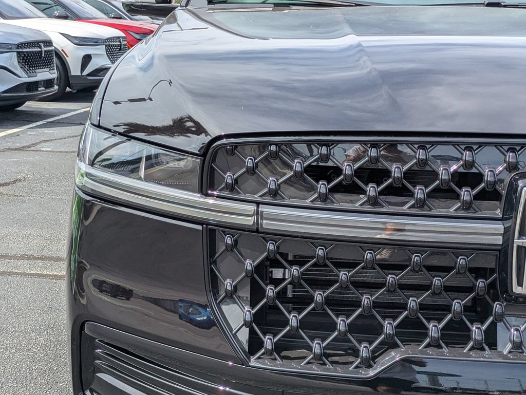 New 2027 Lincoln Navigator Reserve w/ Jet Appearance Package AWD/4WD image 10